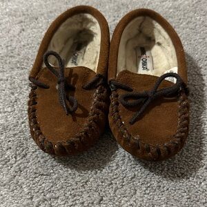 Minnetonka Brown Suede Kids Moccasins